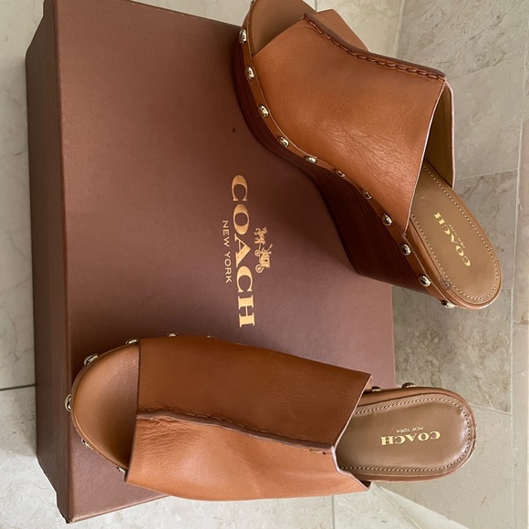 NWT Coach Helena Semi Matte Calf Wedge sandals. Size 7 - Picture 4 of 8